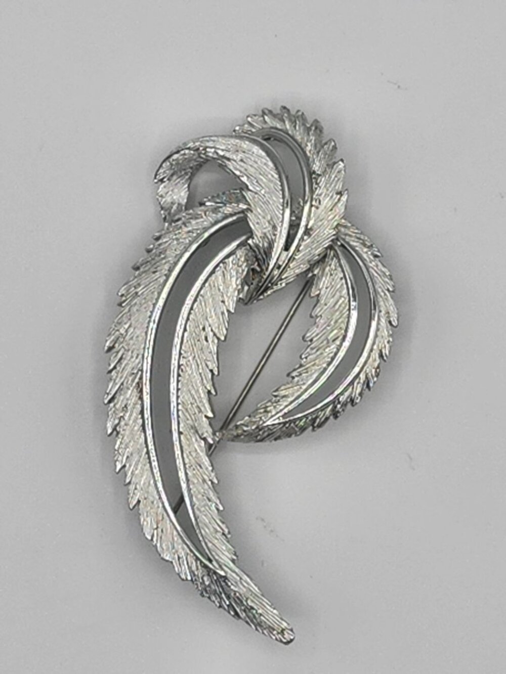 Vintage Sara Coventry Silver Toned Feathered Fashion Brooch Pin Signed